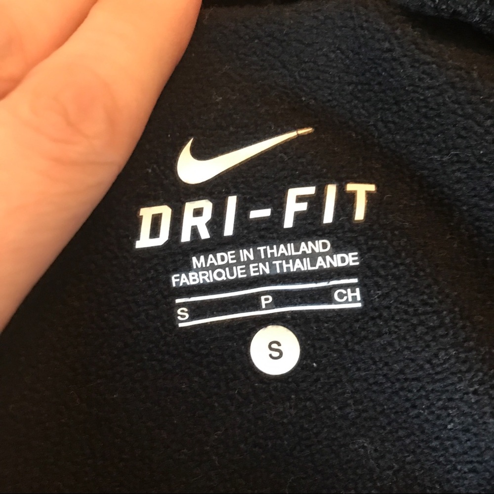 Nike dri-fit hooded quarter zip - Picture 2 of 3